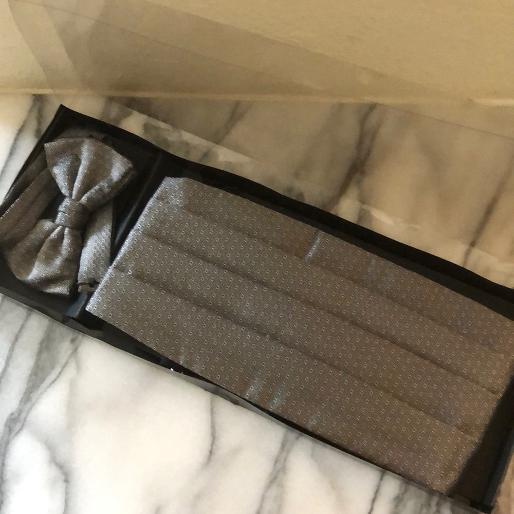 Silver Bow Tie Cummerbund Set